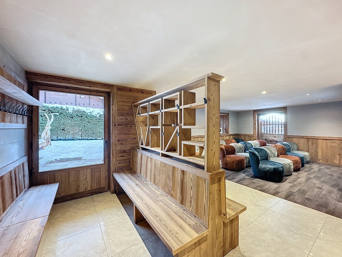 Ski room casiers